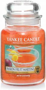 Yankee-Candle-Fragranza-del-mese-Giugno-2021-passion-fruit-martini