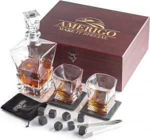 [1]-idee-regalo-natale-per-lui-uomo-set-whisky-cubetti-bottiglia-bicchieri