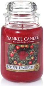 [10]-migliori-candele-natalizie-yankee-candle-natale-red-apple-wreath