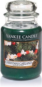 [6]-migliori-candele-natalizie-yankee-candle-natale-christmas-garland